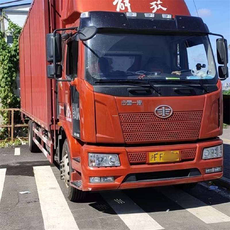 津南区罗平县进仓物流：专线直达的多元货运之旅